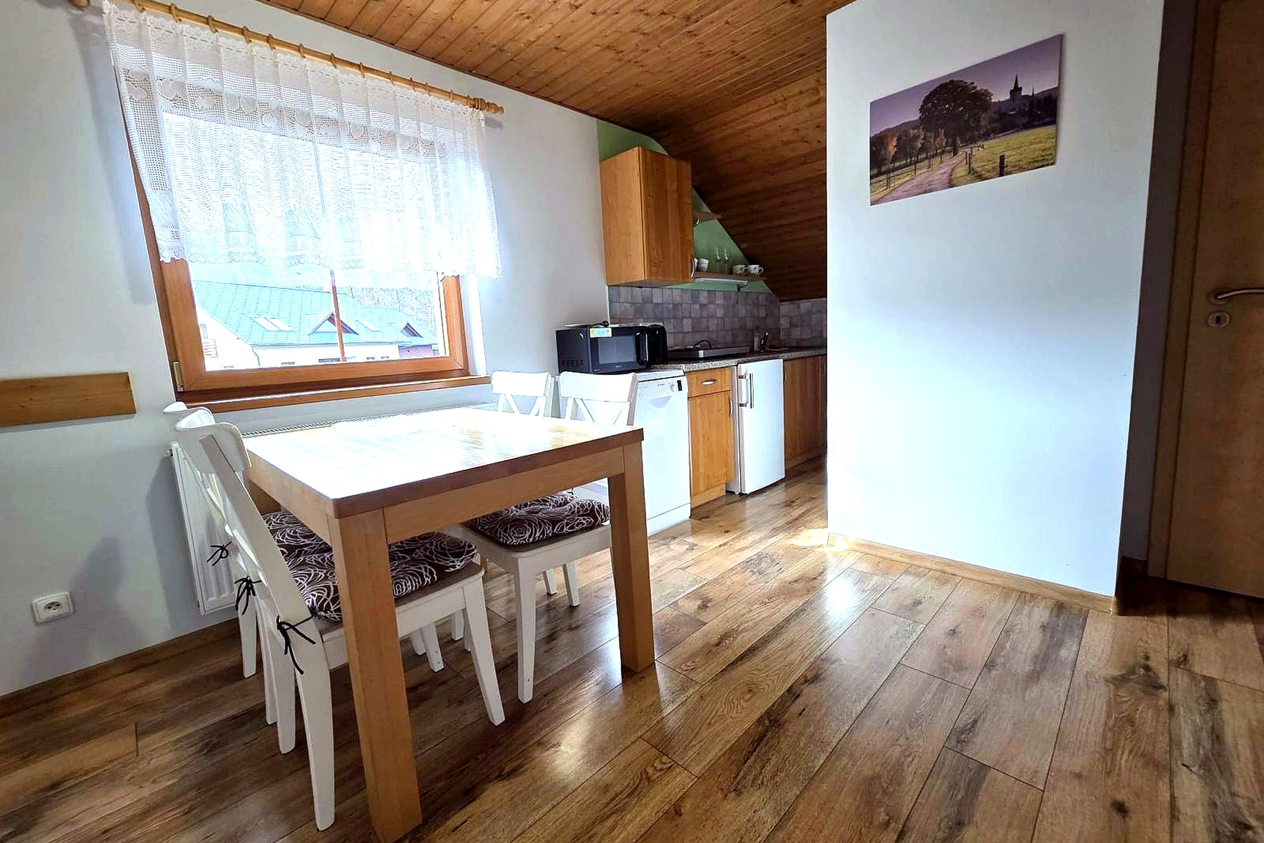 Apartmán 1 – podkrovní ložnice s dvoulůžkem, Apartmány Sára, ubytování Jizerských hor