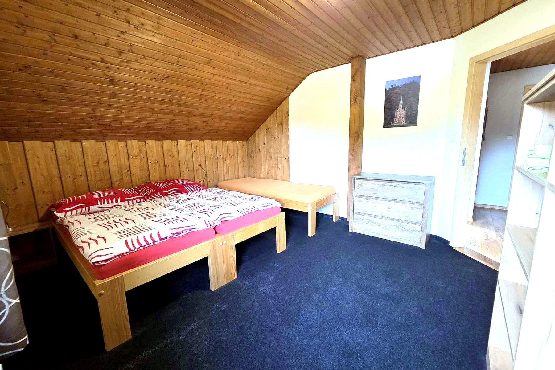 Apartmán 4 – druhá ložnice s dvoulůžkem a přistýlkou – Apartmány Sára, ubytování pro rodiny